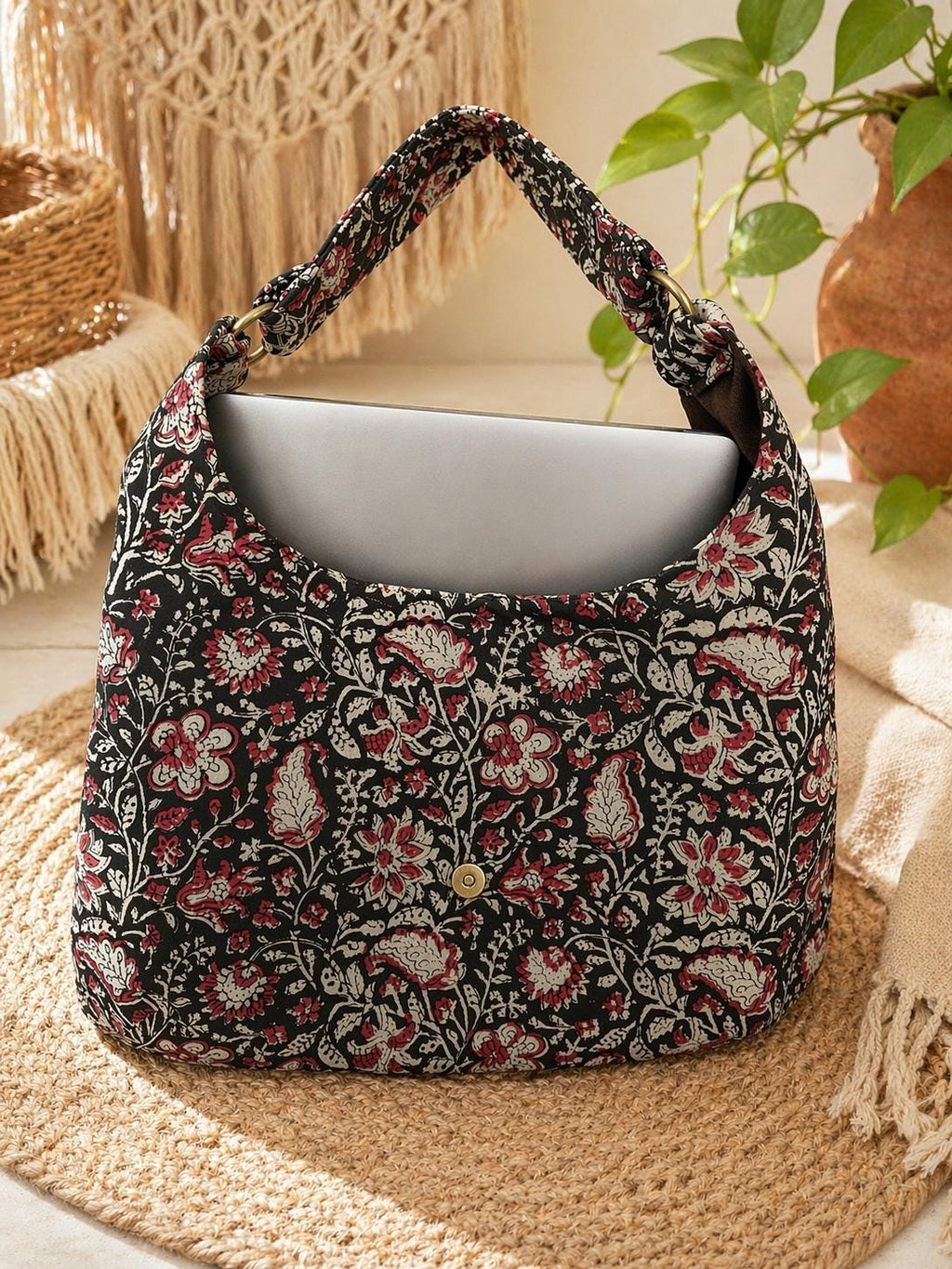 The Kaia Shoulder Bag
